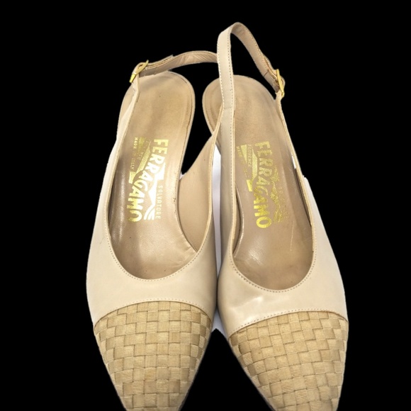 SALVATORE FERRAGAMO TAN SLING BACK - Picture 2 of 9